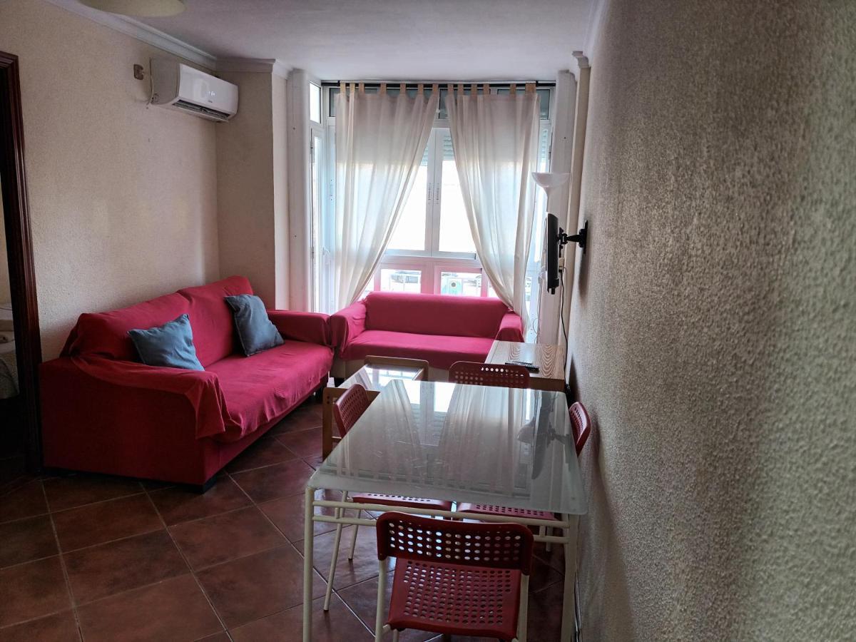 Apartamentos Vialia Sol Y Playa Malaga Bagian luar foto