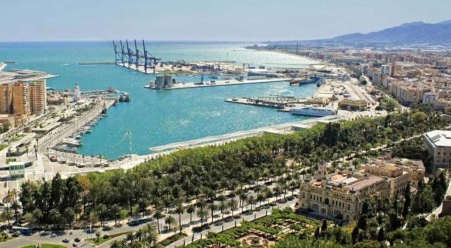 Apartamentos Vialia Sol Y Playa Malaga Bagian luar foto