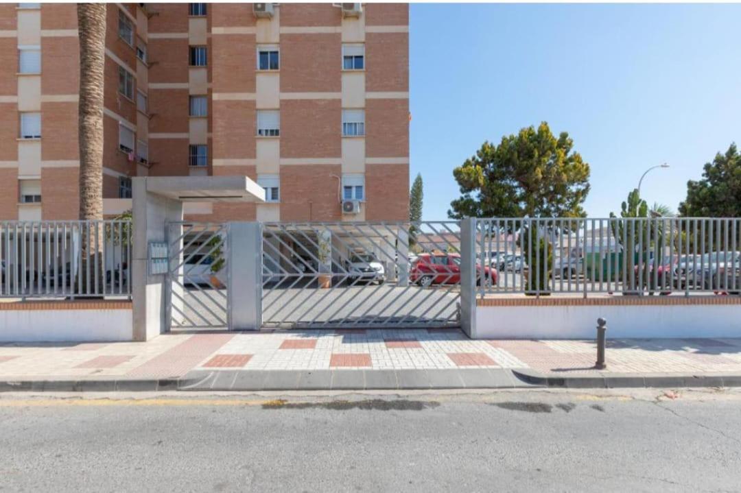 Apartamentos Vialia Sol Y Playa Malaga Bagian luar foto