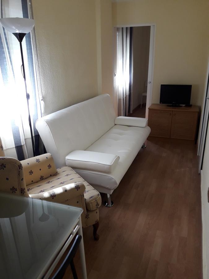 Apartamentos Vialia Sol Y Playa Malaga Bagian luar foto
